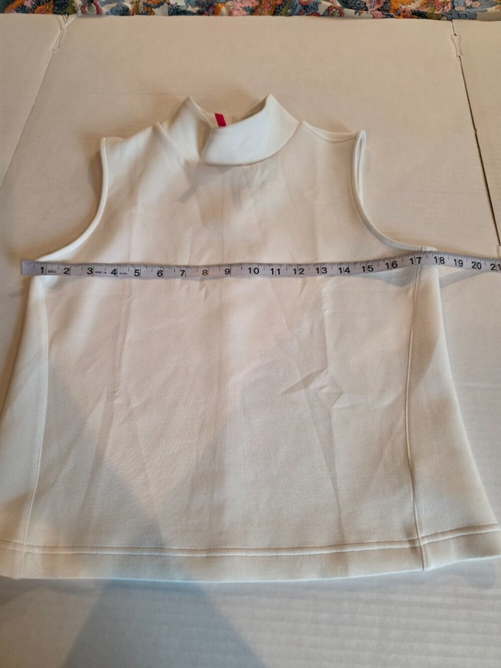 Spanx Air Essential Mockneck Sleeveless White Tank Top Size Med - Picture 6 of 10